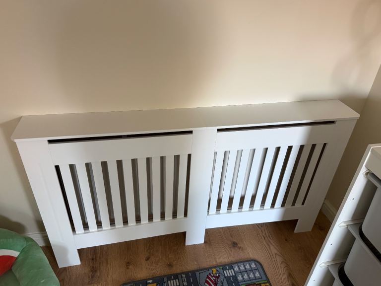 White Radiator Cover – Good Condition, 153cm Wide