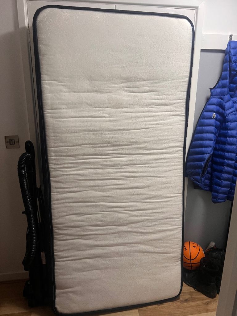 Single orthopaedic mattress