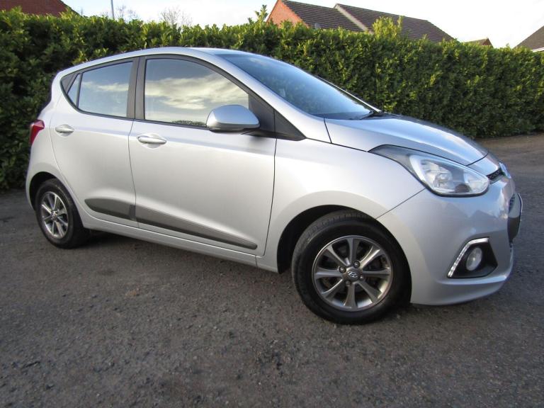 2016 Hyundai i10 1.2 Premium 5dr Auto HATCHBACK PETROL Automatic