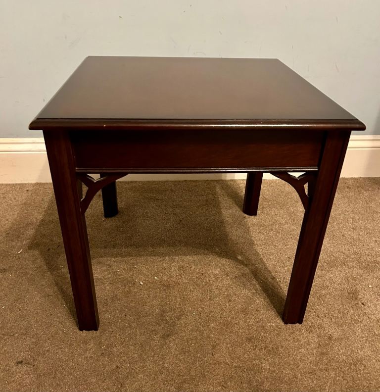 Vintage Square Mahogany Coffee Table H18in/46cm W/D20in/51cm Good condition  D320