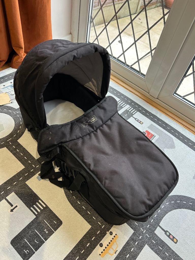 Free Mountain Buggy Carry Cot Good Condition