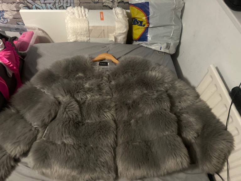Fax fur coat 