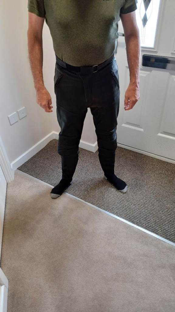 Leather trousers 