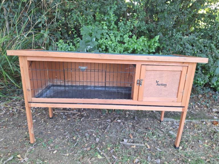 Rabbit guinea pig small animal hutch