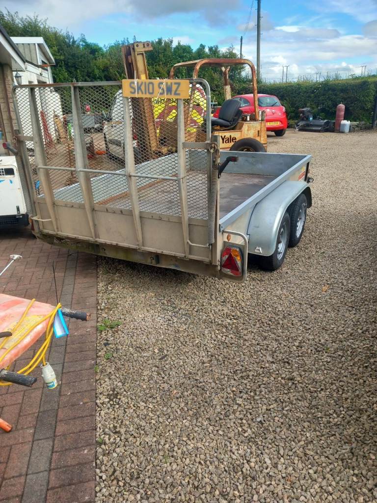 Trailer twin axle