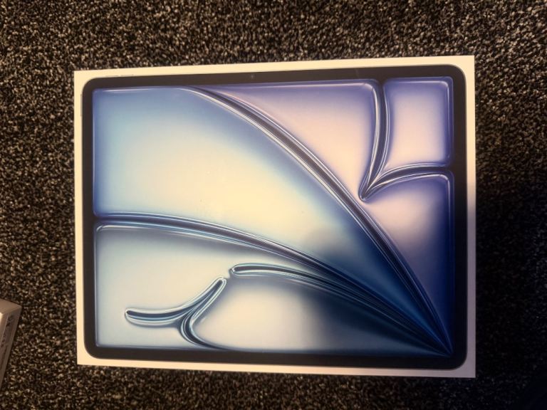 2026 Apple iPad Air m4 13inch