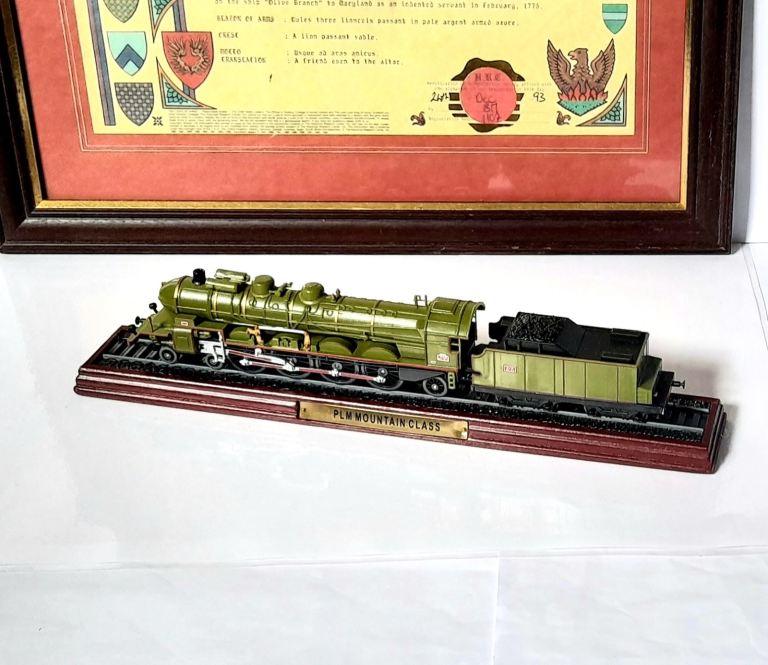 MODEL LOCOMOTIVE on a PLINTH - PLM MOUNTAIN CLASS - VERY GOOD