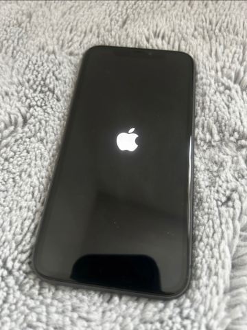 Apple iPhone 11 256GB Black, £175.00 for Sale in Croydon, London