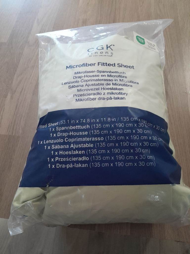 Brand New Light Green Microfiber Bed Sheet 120cm x 190cm x 30cm