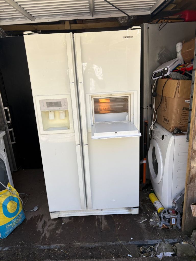 Samsung RS21FCSV American side by side fridge freezer—free delivery