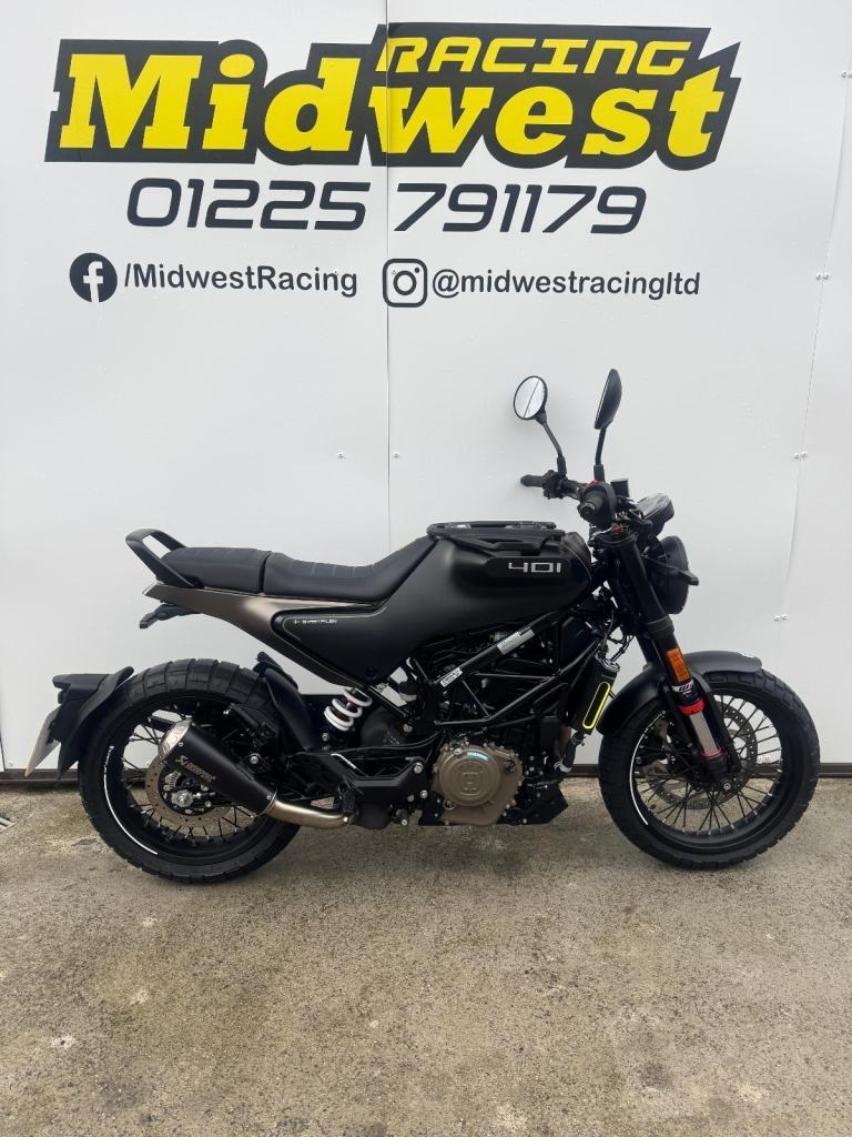 Husqvarna SVARTPILEN 401 2022, AKRAPOVIC