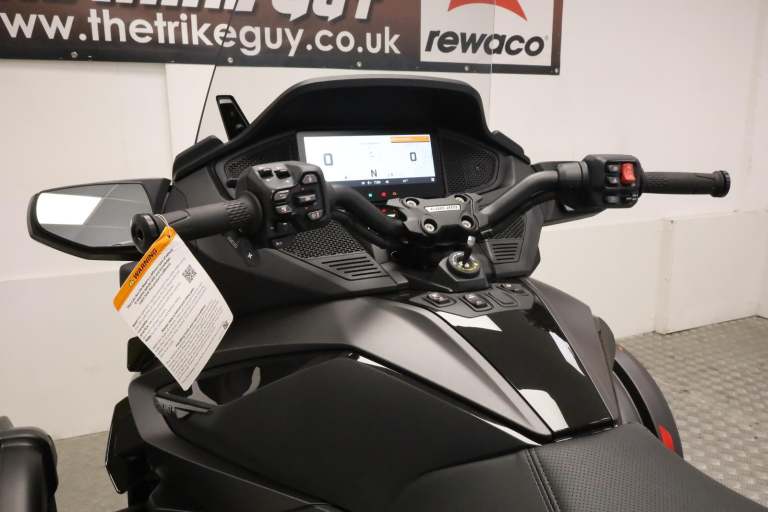 2025 Can-Am Spyder RT Limited Trike Carbon Black - IN STOCK NOW 