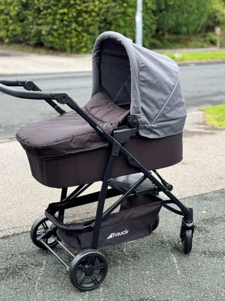 Hauck Rapid 4x plus travel system pram pushchair car seat grey set 3 in 1 to 25 kg only £125 
