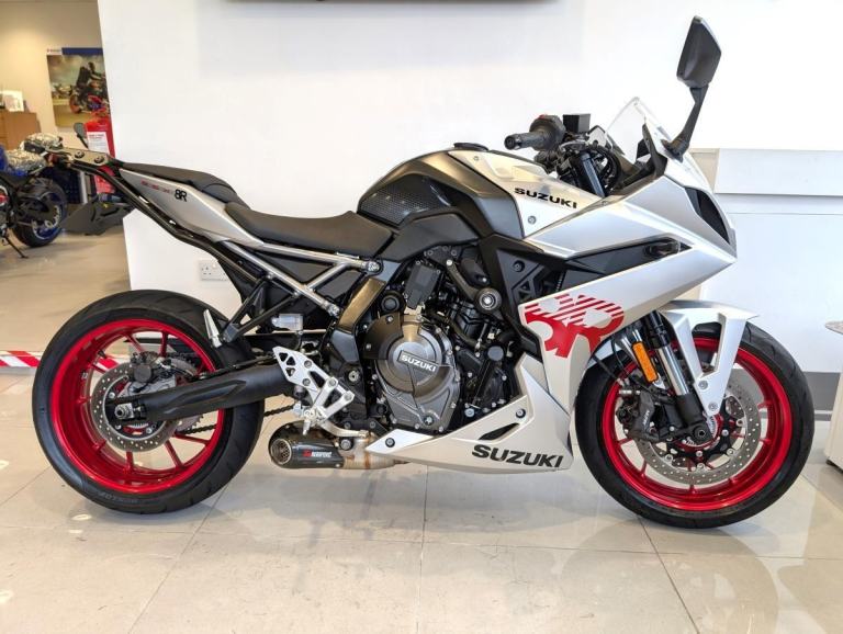2024 SUZUKI GSX-8R - AKRAPOVIC SYSTEM - TAIL TIDY - REAR RACK - FSH 