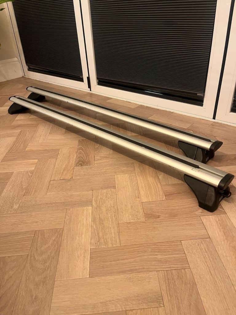 Cruz Airo Roof Bars