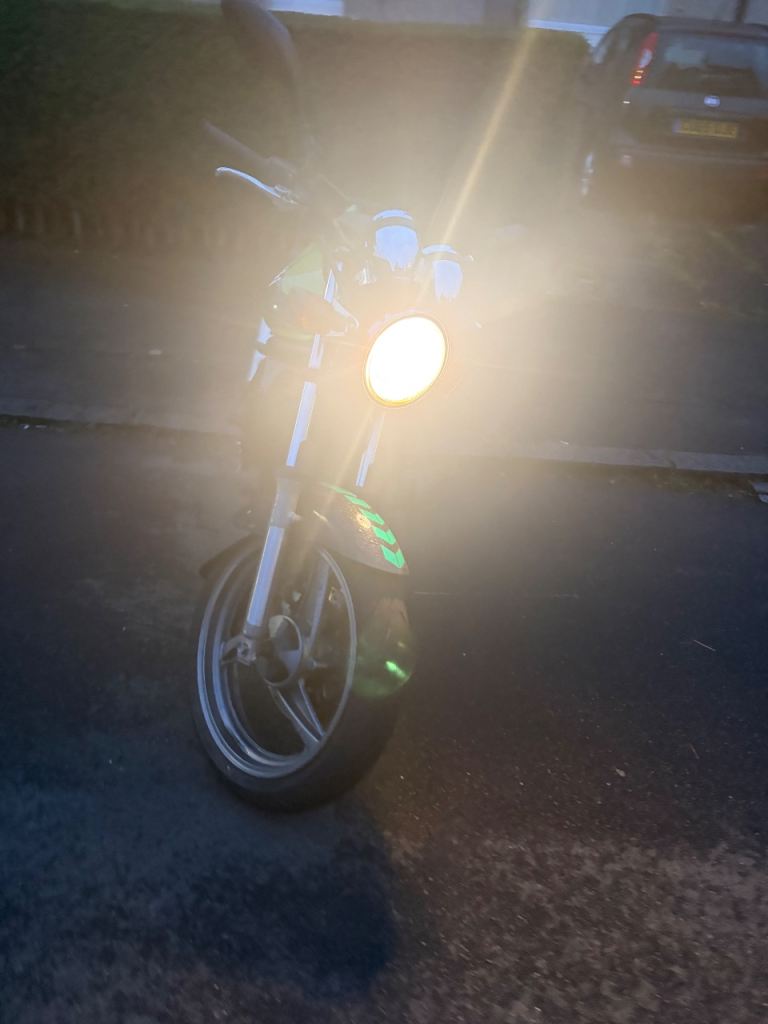 Kawasaki, ER, 2002, 498 (cc)