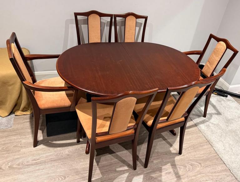Nathan Dining Table and 6 Chairs – in excellent Condition