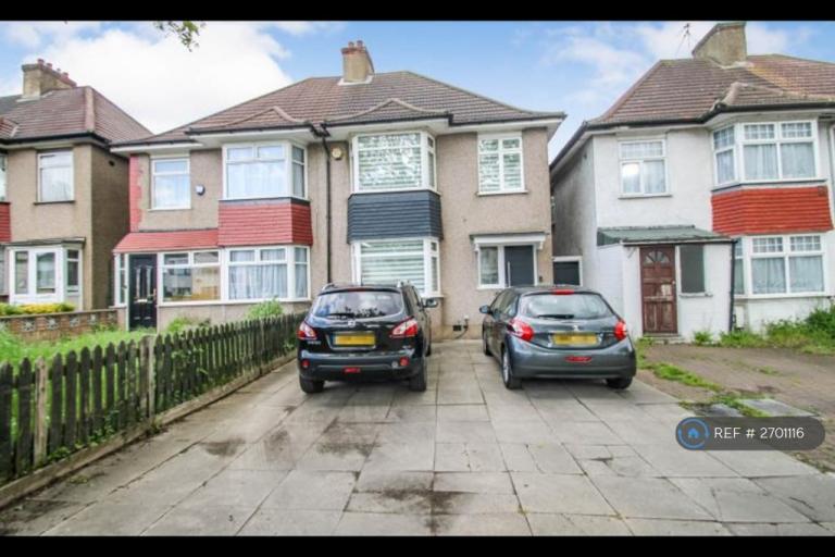 3 bedroom house in Petts Hill, Northolt, UB5 (3 bed) (#2701116)