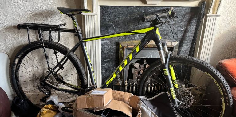 SCOTT Mountain Bike - Black and Yellow, Good Condition
