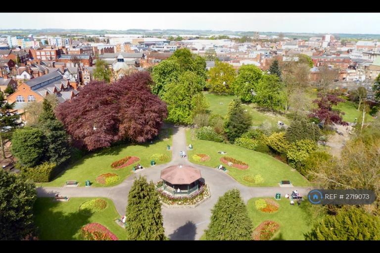 2 bedroom flat in Victoria Street, Loughborough, LE11 (2 bed) (#2719073)