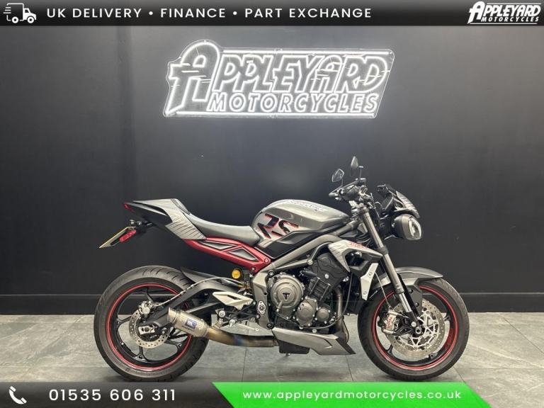 TRIUMPH STREET TRIPLE RS