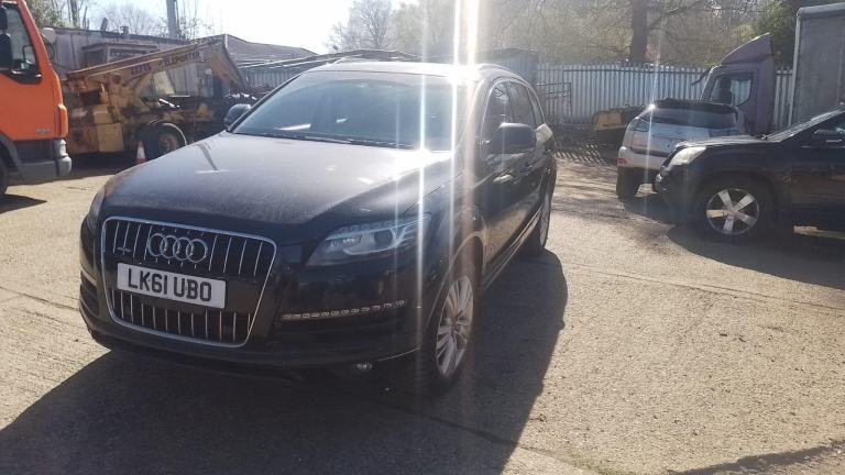 Left hand drive, Audi Q7, 3.0 Petrol, Auto, Air-con, miles, 7 seater 4WD, UK reg