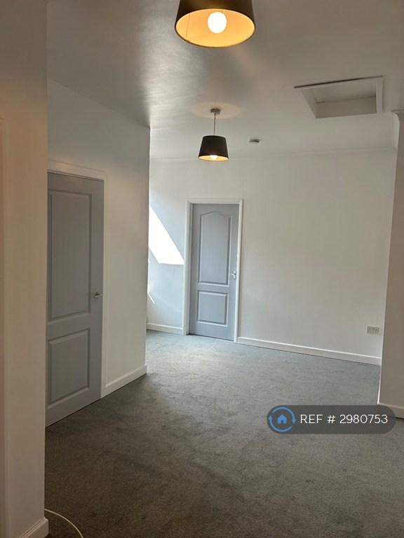 1 bedroom flat in Kilworth Avenue, Southend-On-Sea, SS1 (1 bed) (#2980753)
