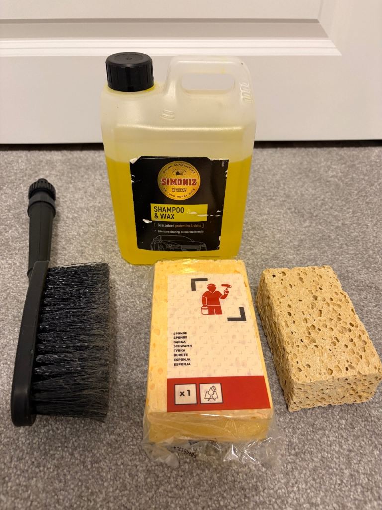 Simonez Car Shampoo (part used), plus a tyre brush and sponges
