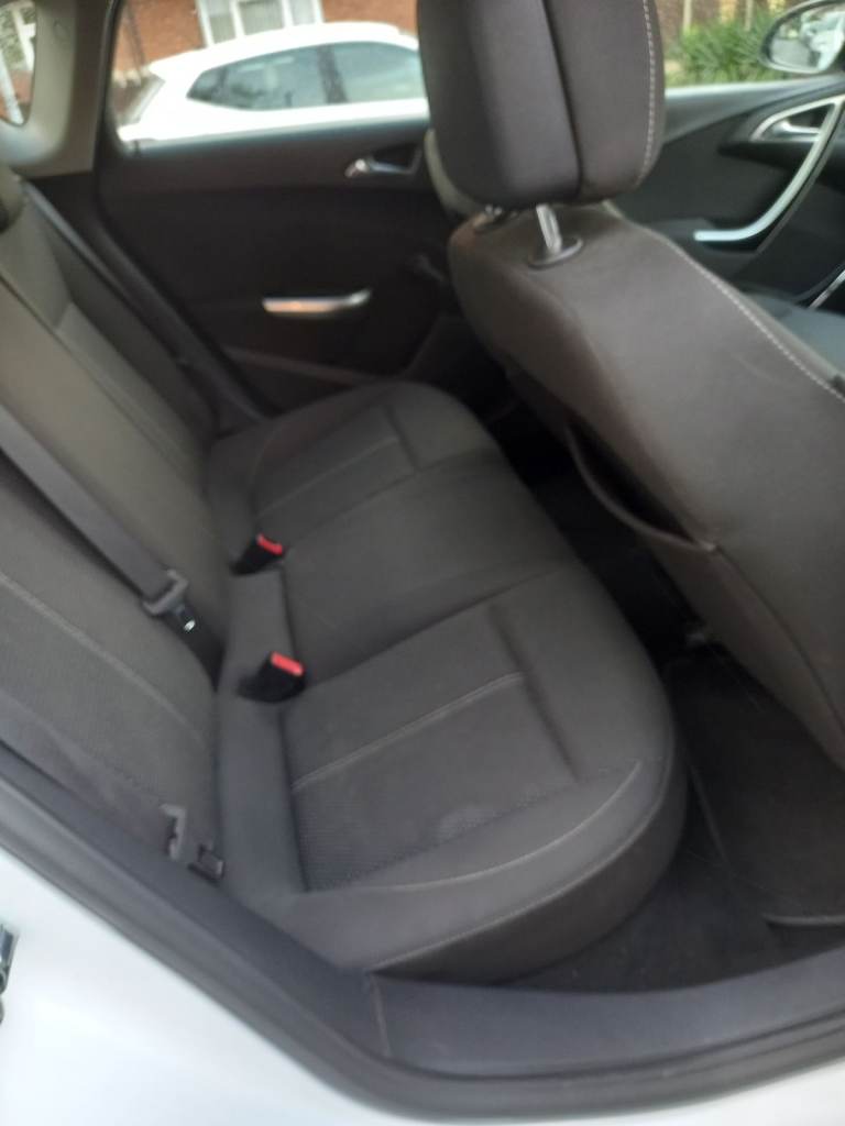 Vauxhall, ASTRA, Hatchback, 2012, Manual, 1598 (cc), 5 doors