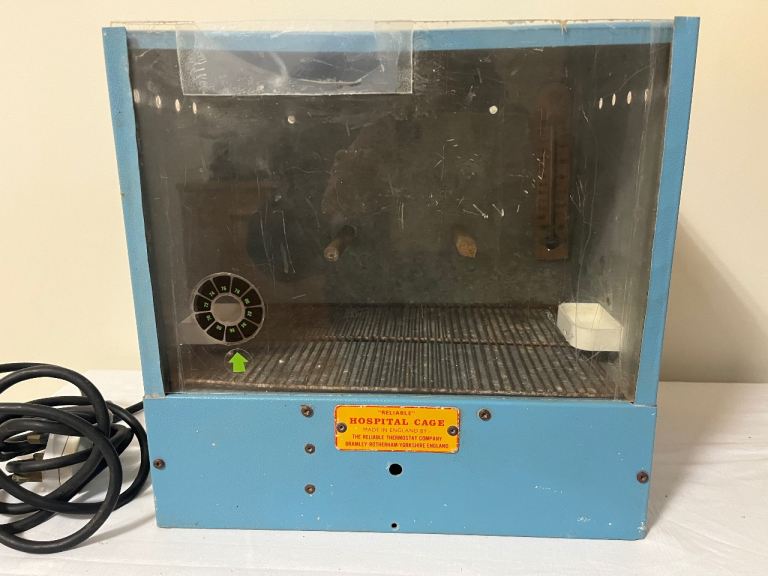 Vintage Reliable Small Animal Hospital Cage Heat Unit Egg Hatching