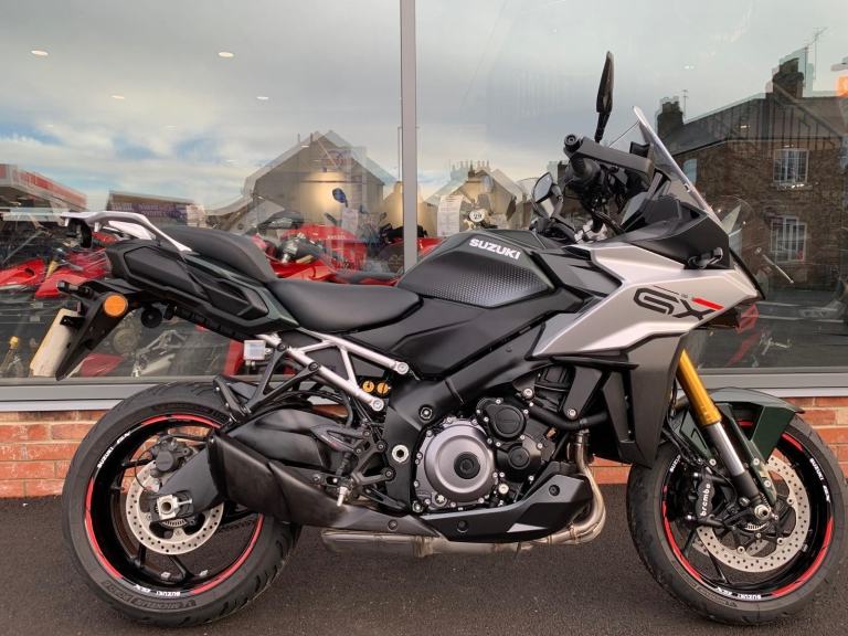 Suzuki GSXS 1000 GX - QUICKSHIFTER - HEATED GRIPS - WARRANTY 01/03/2027