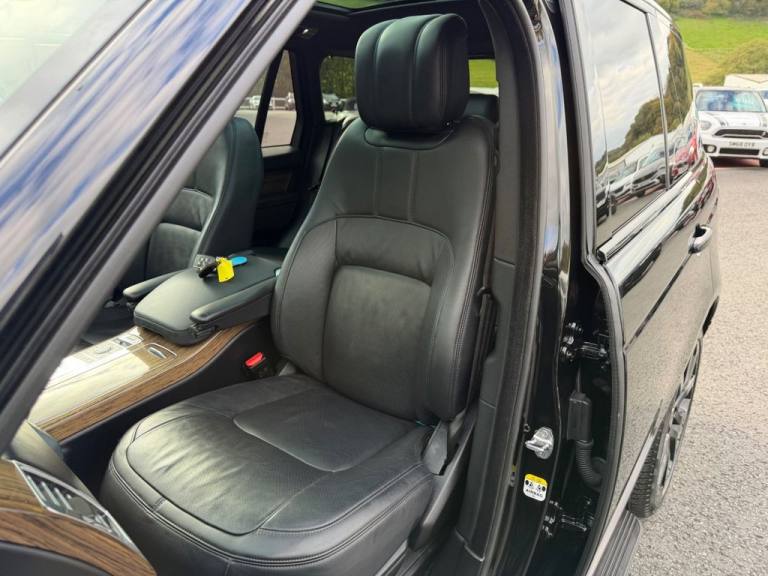 2020 70 RANGE ROVER 3.0 SD V6 VOGUE SE Diesel Auto with only 38,000 miles