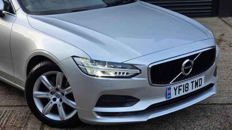 VOLVO S90 2.0 D4 Momentum Auto Euro 6 (s/s) 4dr 2018
