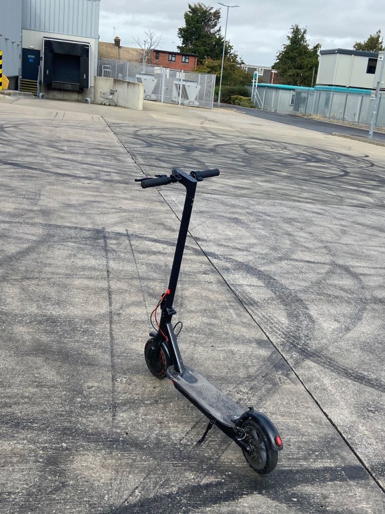 Xiaomi Mi Electric Scooter – Black, Good Working Order