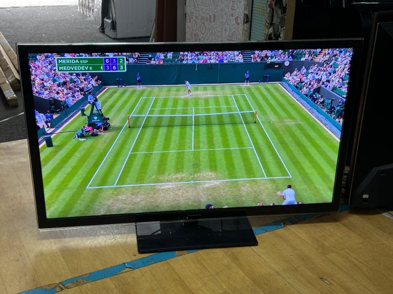 Panasonic TX-L47E5B LCD TV - Good Condition