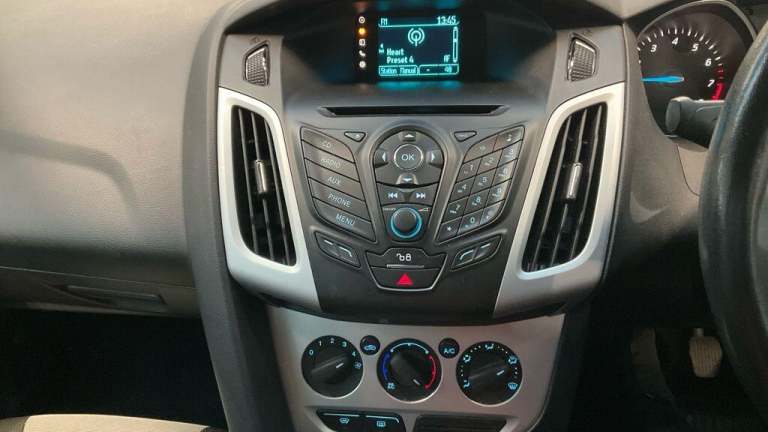 2014 Ford Focus 1.6 Zetec 5dr HATCHBACK PETROL Manual