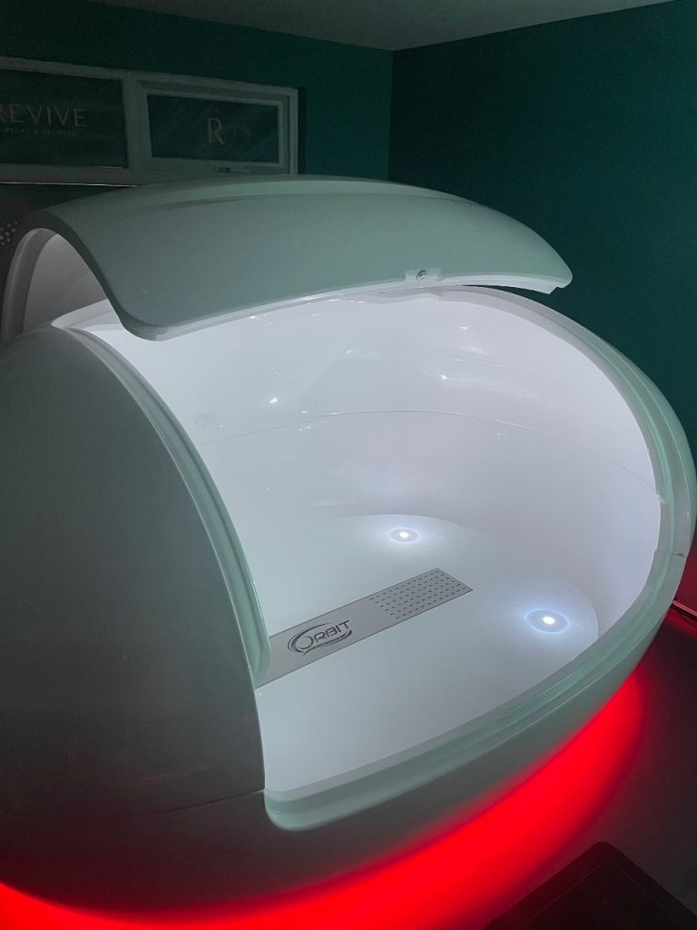 Orbit Commercial Floatation Tank Pod – White, Good Condition