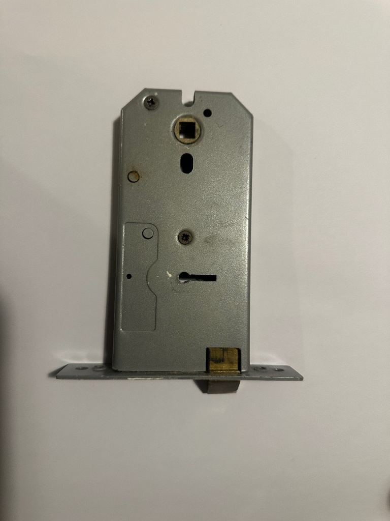 Two Union 2077 3 Lever Horizontal Sashlock