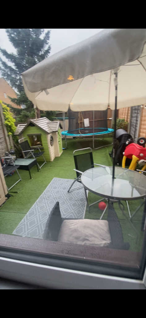 Lovely 2 bedroom house garden drive se20 for your 3 