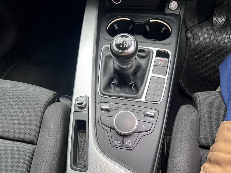 Audi, A4, Saloon, 2016, Manual, 1395 (cc), 4 doors