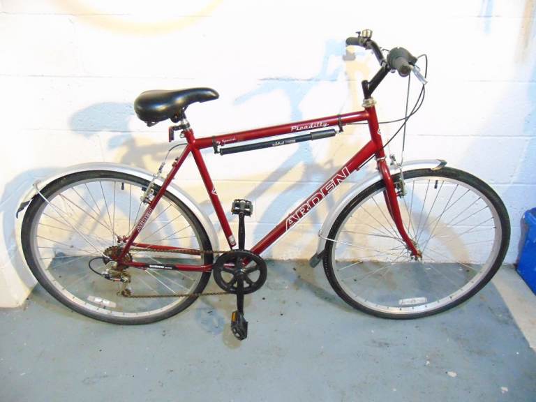 Arden Picadilly (22 inch frame) Hybrid/Town/City Bike (free local delivery)
