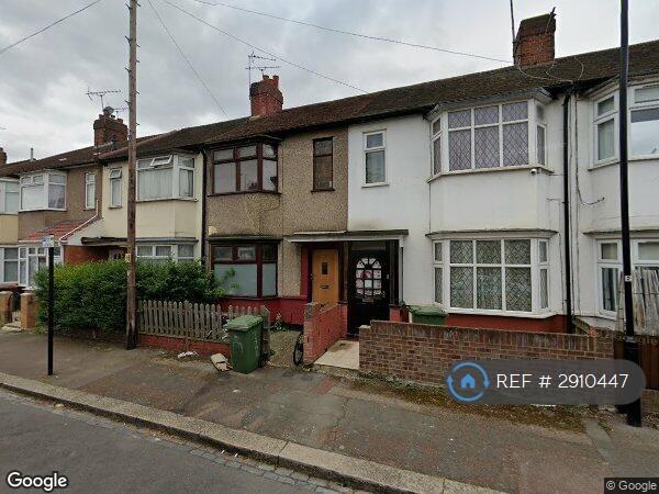 2 bedroom house in Gresham Road, London, E16 (2 bed) (#2910447)