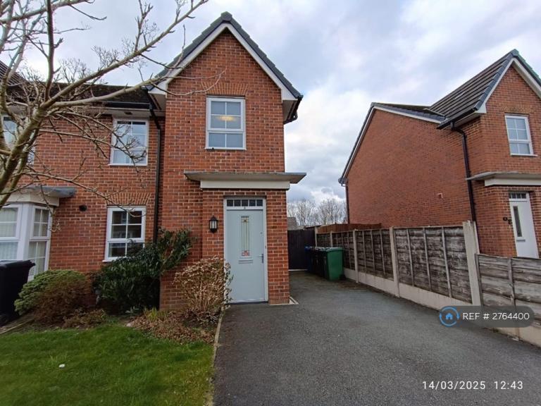 3 bedroom house in Rayleigh Close, Radcliffe, Manchester, M26 (3 bed) (#2764400)