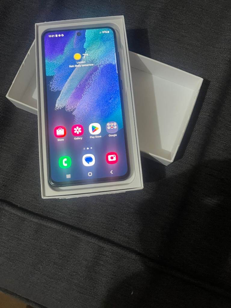 SAMSUNG GALAXY S21FE 5G 128GB BLACK 6.4INCH AMOLED DISPLAY DUAL SIM MOBILE(UNLOCKED)(MINT )