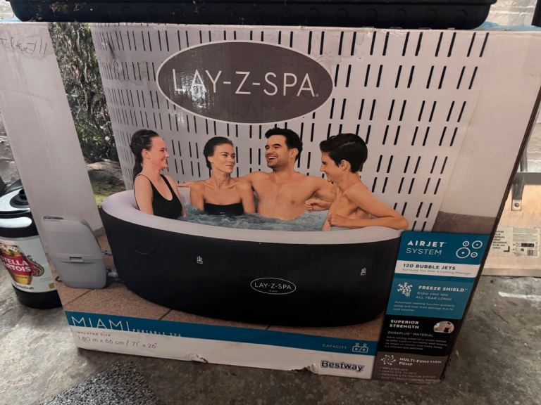 Lay-Z-Spa Miami portable hot tub