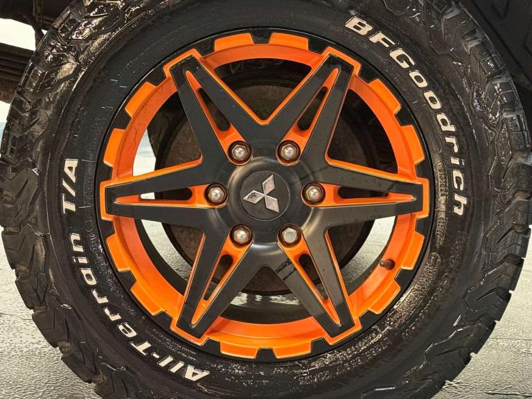 2018 Mitsubishi L200 2.4 L200 Barbarian SVP II DI-D Auto 4WD Pickup Diesel Automatic