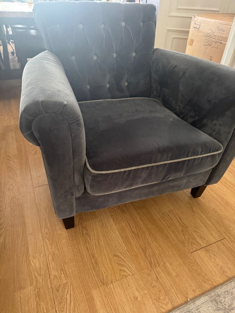 Velvet Tufted Armchair Blue Grey — £35 ono — Sale, Manchester