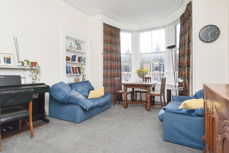 Superb, 3-bedroom, 4 person HMO flat in Bruntsfield – available July