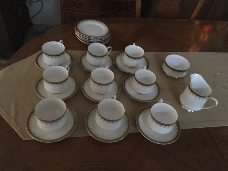 ROYAL ALBERT PARAGON ATHENA TEA SET