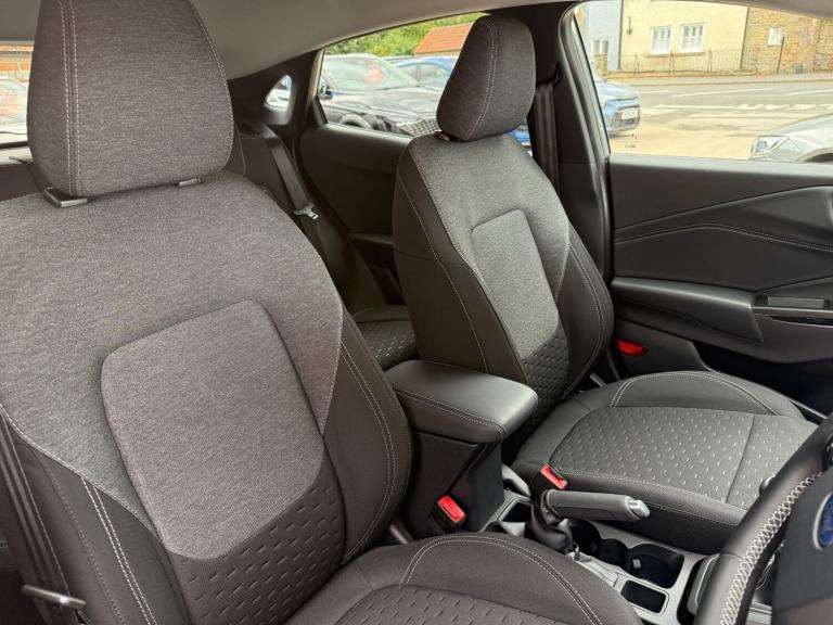 2025 Ford Puma 1.0 EcoBoost Hybrid mHEV Titanium, UNDER 350 MILES, MAY 2028 FORD WARRANTY, HATCHB...